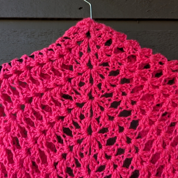 VTG 70s Handmade Fringe Triangle Shawl Wrap Scarf Barbie Pink - Picture 5 of 6